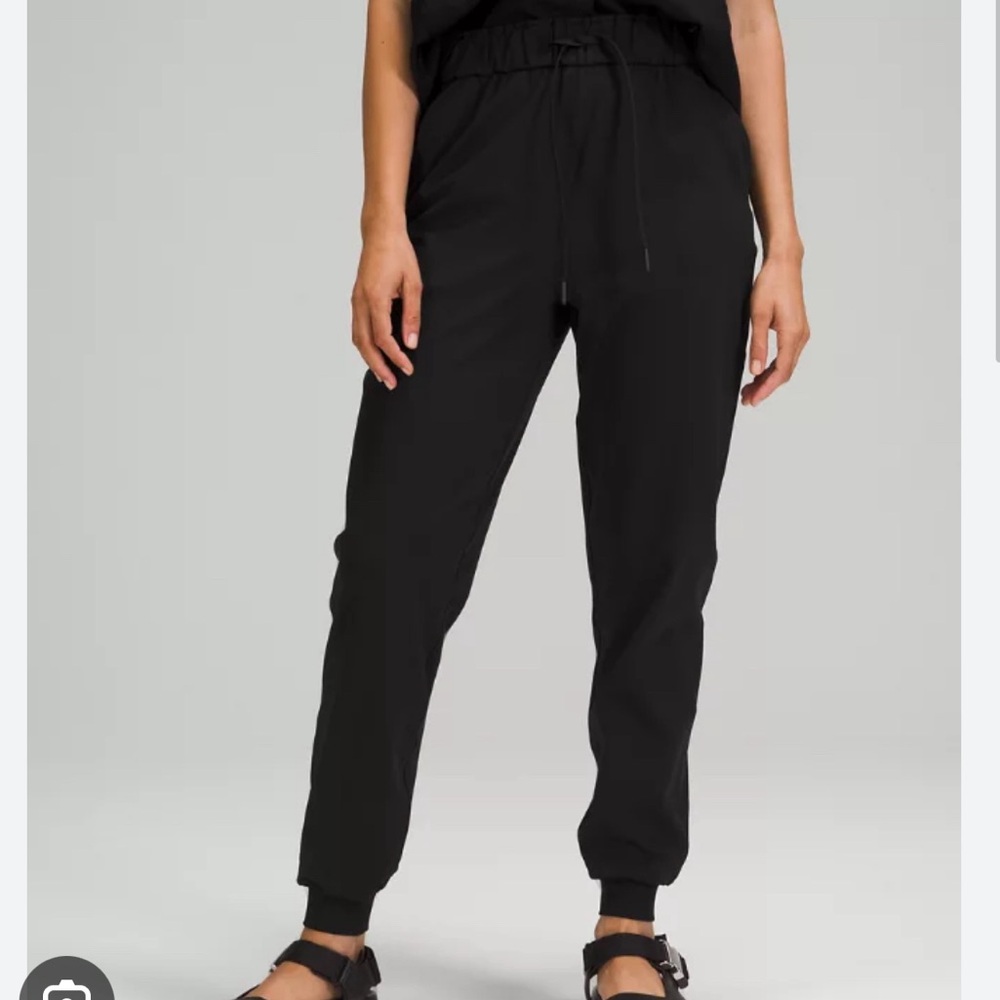 Lululemon Stretch High-Rise Jogger